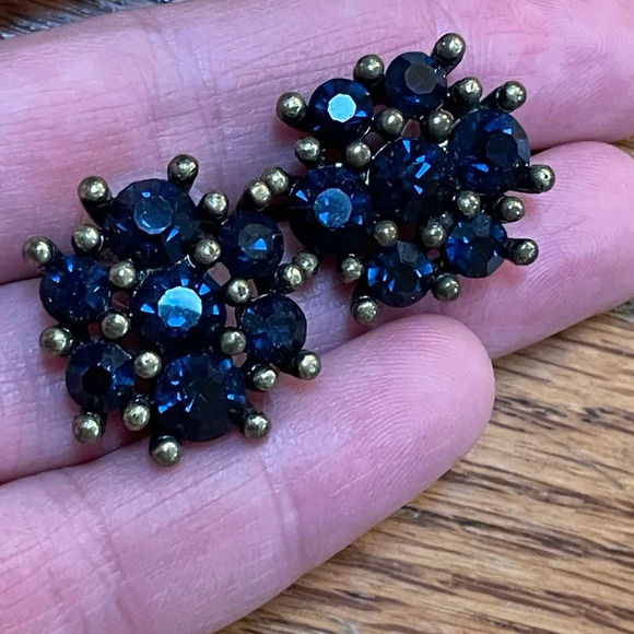 Banana Republic Blue Sparkle Gem Cluster Earrings - Picture 1 of 4